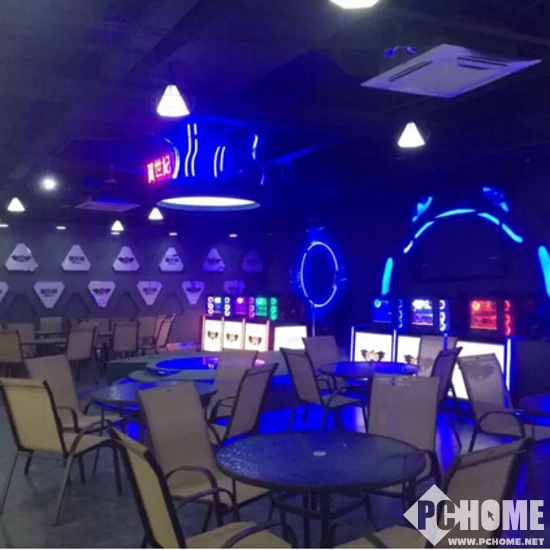 翼世纪电竞馆成都店26日试营业免费玩_促销_