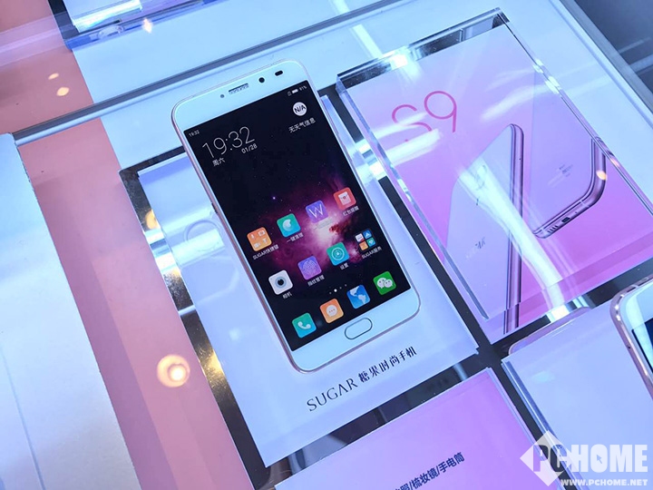 糖果手机冠名耳畔中国 新品S9同时亮相
