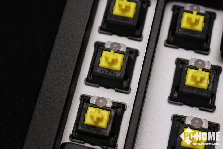久违的信仰 雷蛇blackwidow chroma v2黄轴版体验评测