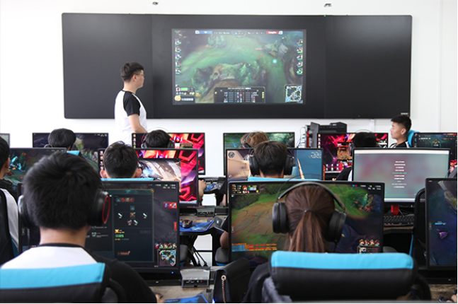 北大青鸟育星电竞学院 学电竞体面就业挑战高薪