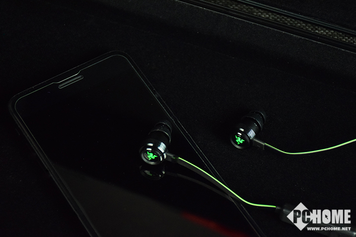 为手游而来!雷蛇战锤狂鲨BT蓝牙耳机评测