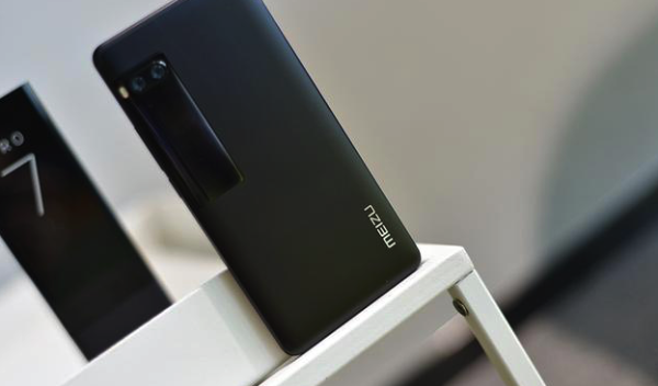 2017年末,魅族PRO 7交了令人满意的答卷