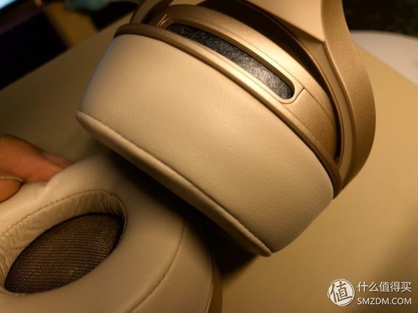 约个小哥哥,带你领略Sony 索尼 WH-H800 头戴