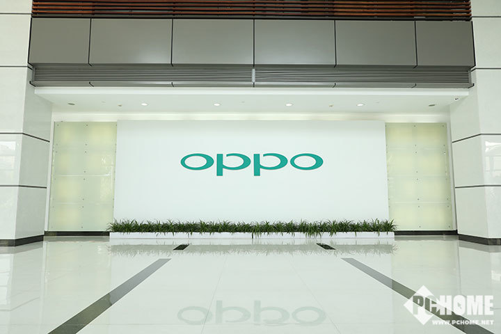 在活动前夕我们有幸先来到oppo设在东莞长安的"oppo手机生产基地",并