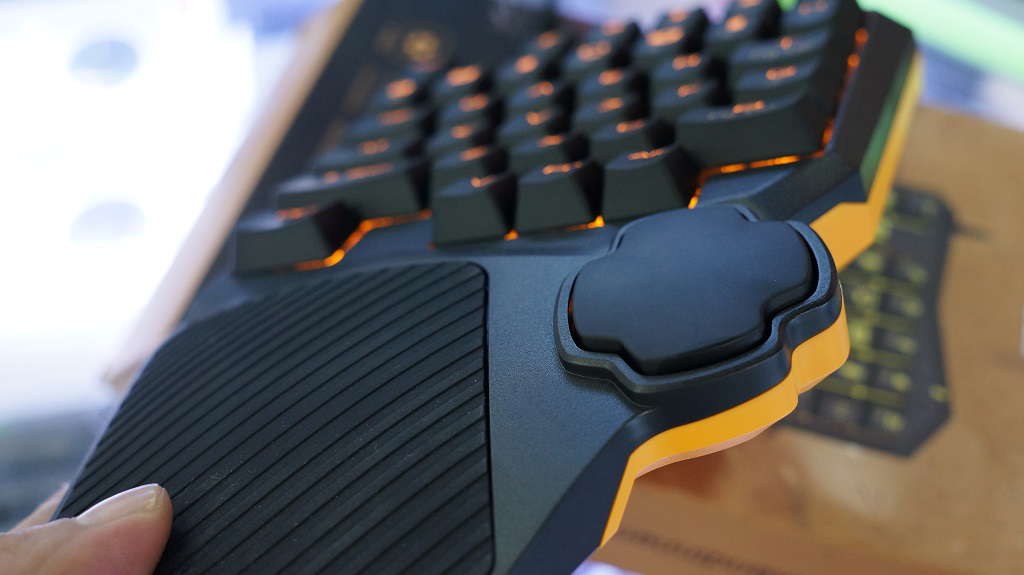 恰鸡助手P1单手键盘,带你体验不一样的高效吃