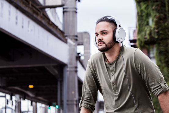 夏日看球玩耍必备 赛睿Arctis寒冰耳机京东秒杀