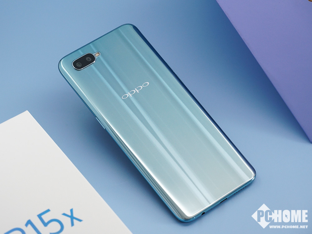 oppor15x上手高颜值屏幕指纹横扫中端