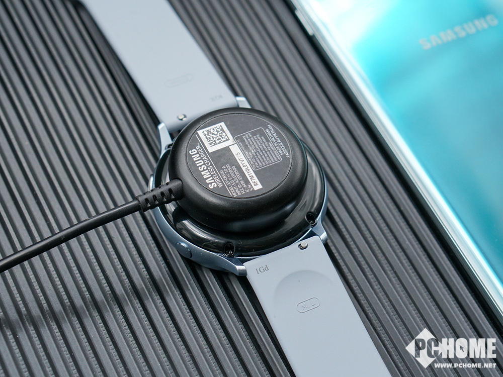 三星galaxy watch active2图赏:极简优雅