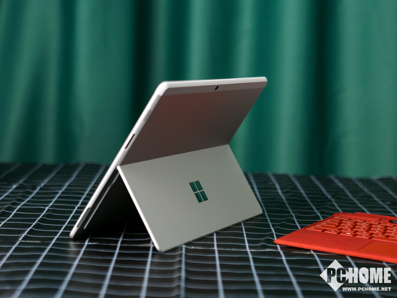 surfaceprox,surfacepro 新增亮铂金配色微软升级版surfaceprox开箱图赏
