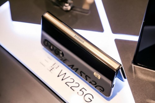 心系天下三星w225g赠亲朋迎新年贺佳绩