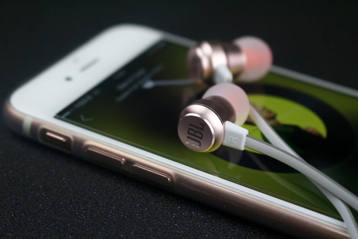 低频强劲 jbl t280a 入耳式耳机评测