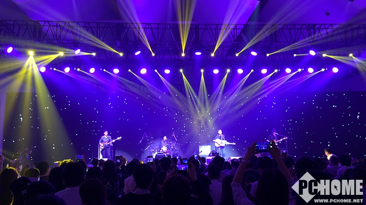 逃跑计划暖场演出