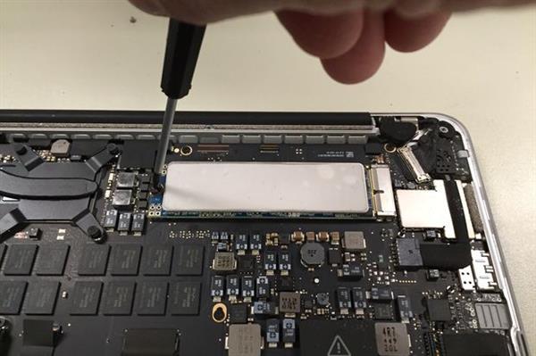 苹果黑科技让SSD速度达到更高速状态