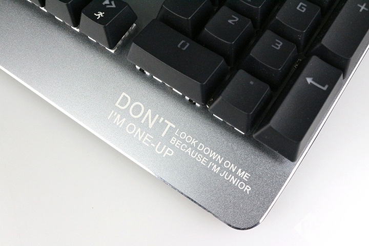 抢占先手 ONE-UP K8英雄联盟纪念版键盘评测