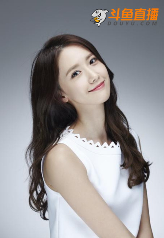 惩罚,而上轮伯贤输了比赛,现场用屁股写出了希澈欧巴斗鱼直播时的口号