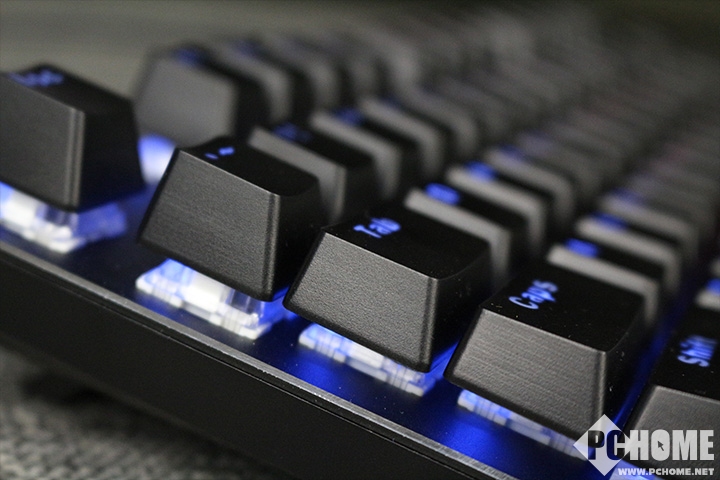 耀世来袭 雷柏v500rgb合金版机械键盘评测