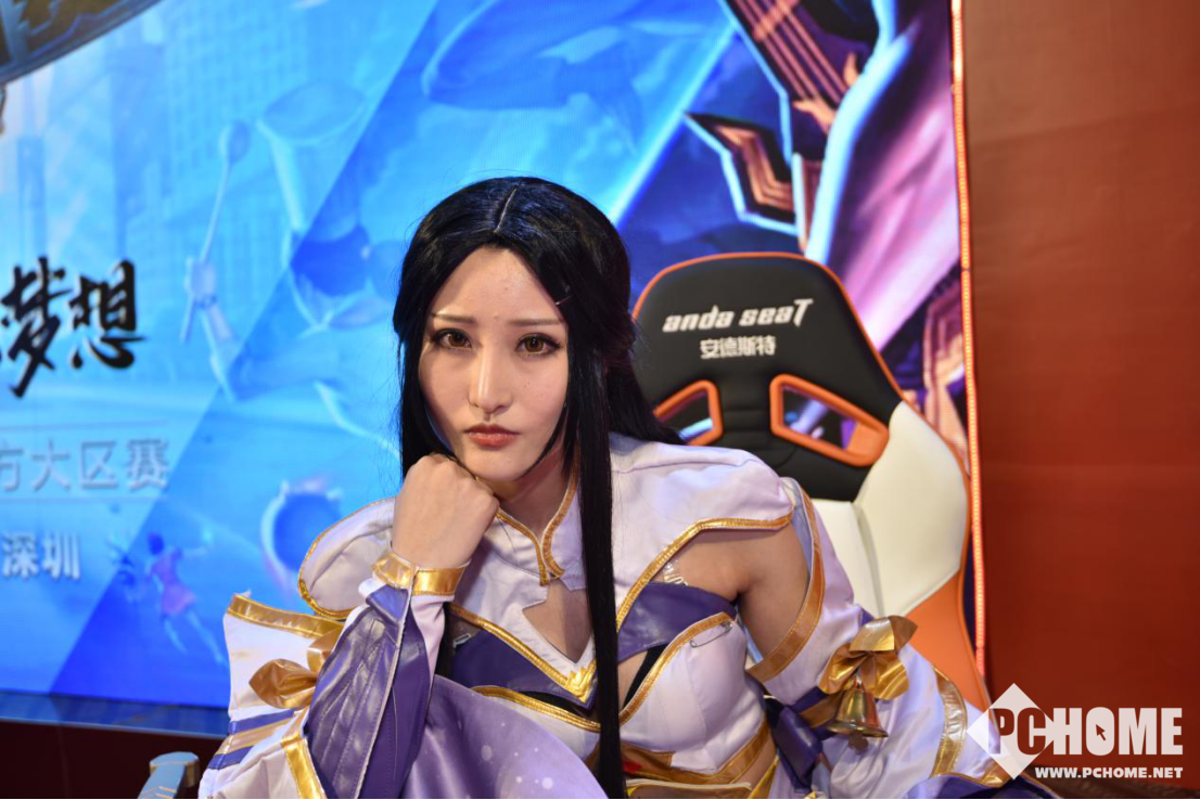 王者荣耀冠军对决南方大区赛 安德斯特电竞椅