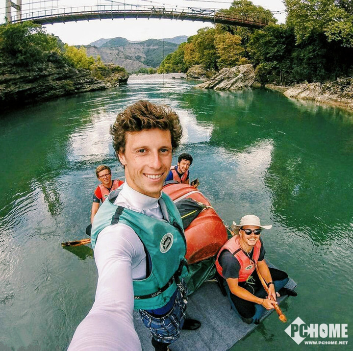 法国五口之家房车旅行20年 爱旅行爱到停不下来