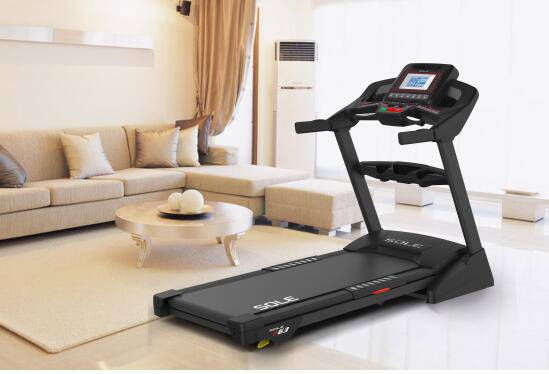 室外跑者逐渐减少 跑步机跑步的利弊分析