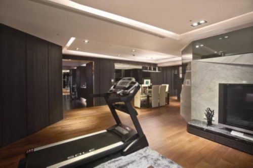 室外跑者逐渐减少 跑步机跑步的利弊分析