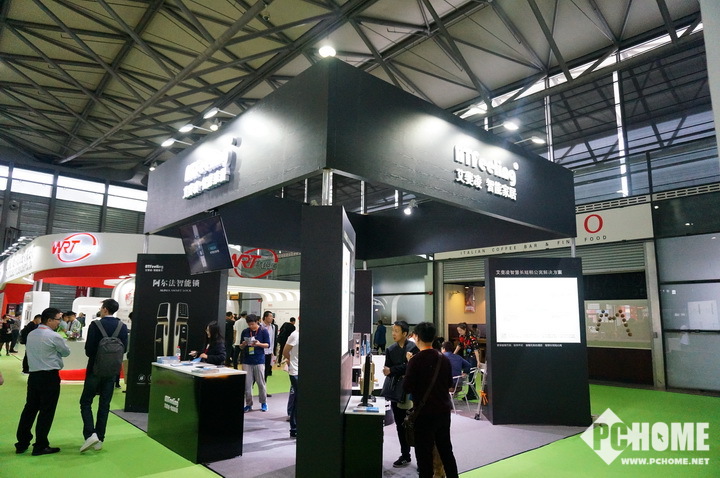 无锁芯杜绝技术性开锁 艾斐凌科技指纹锁亮相