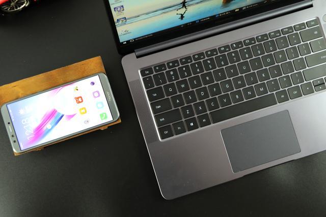 荣耀MagicBook首发测评!轻薄有型续航持久