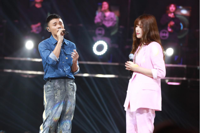 点唱团用酷狗K歌机现场PK,李荣浩献唱陈奕迅