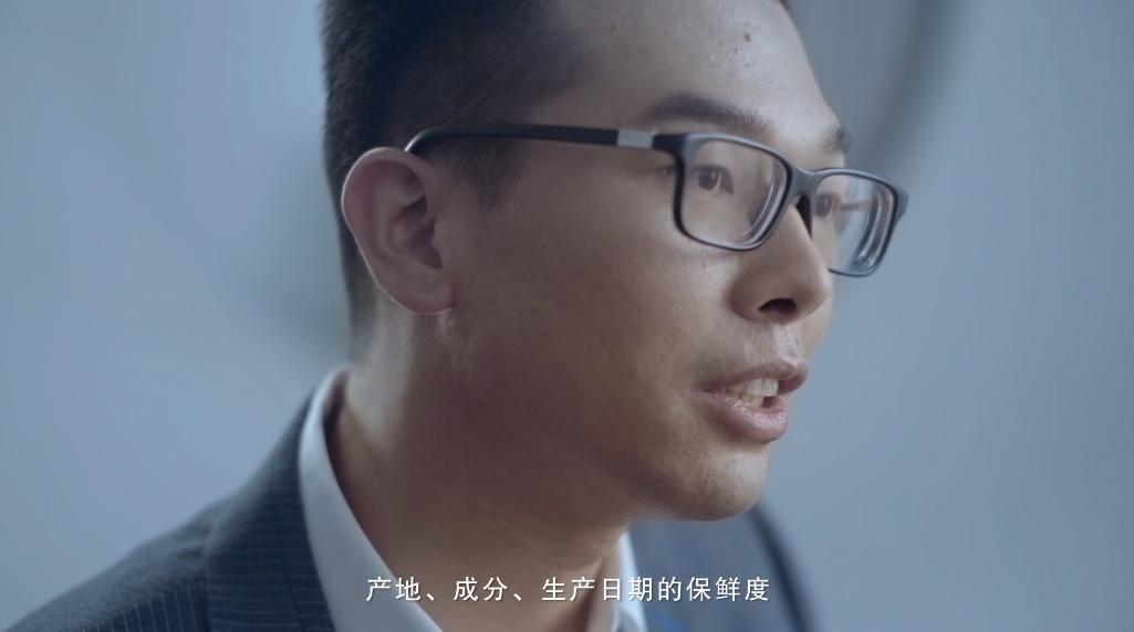 《圆桌讲究派》姜文再出金句:拿水洗水!