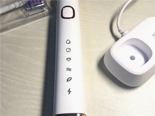 电动牙刷什么牌子好?美国心诺A509声波电动牙