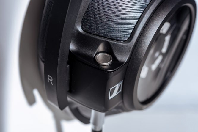 旗舰新品 森海塞尔发布HD 820头戴式耳机