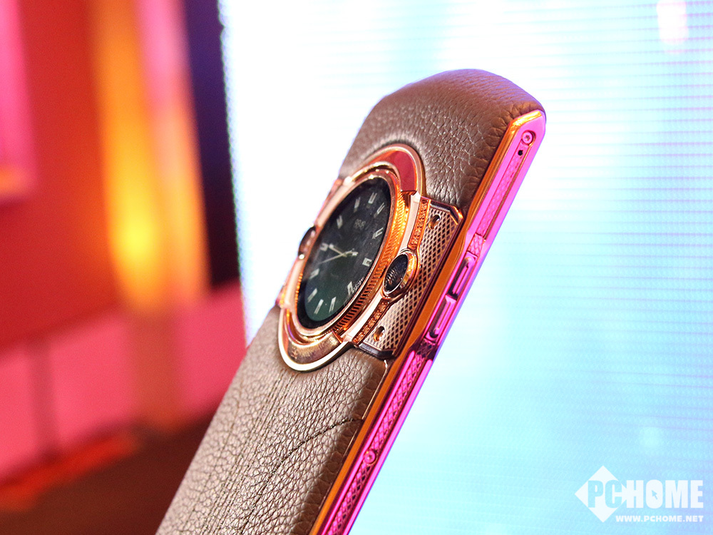 奢华腕表嵌入手机 8848手机m5新品发布