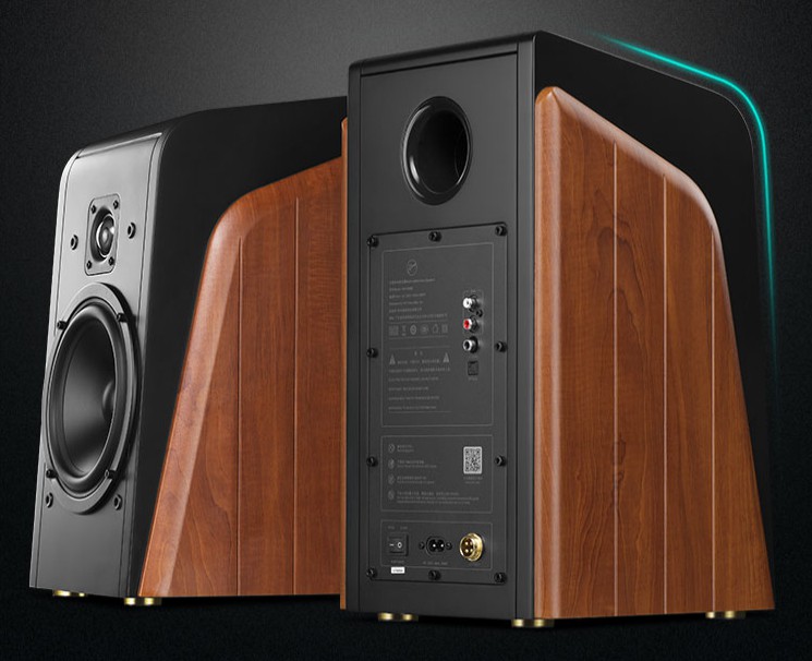 澎湃有力 惠威m300大尺寸有源音箱音质出众