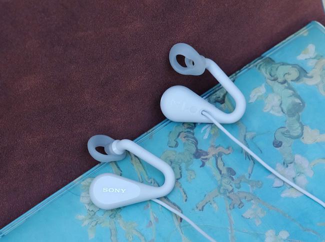 索尼耳机SBH90C与STH40D:妖娆与强悍兼得的