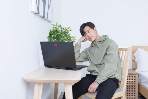 火影巴雷特B6:一款性能解锁的游戏本猛兽