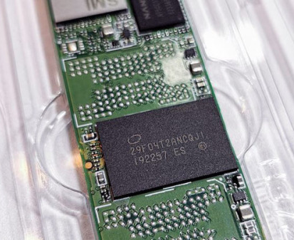 Intel推出QLC固态硬盘665P 读写超高1GB/s