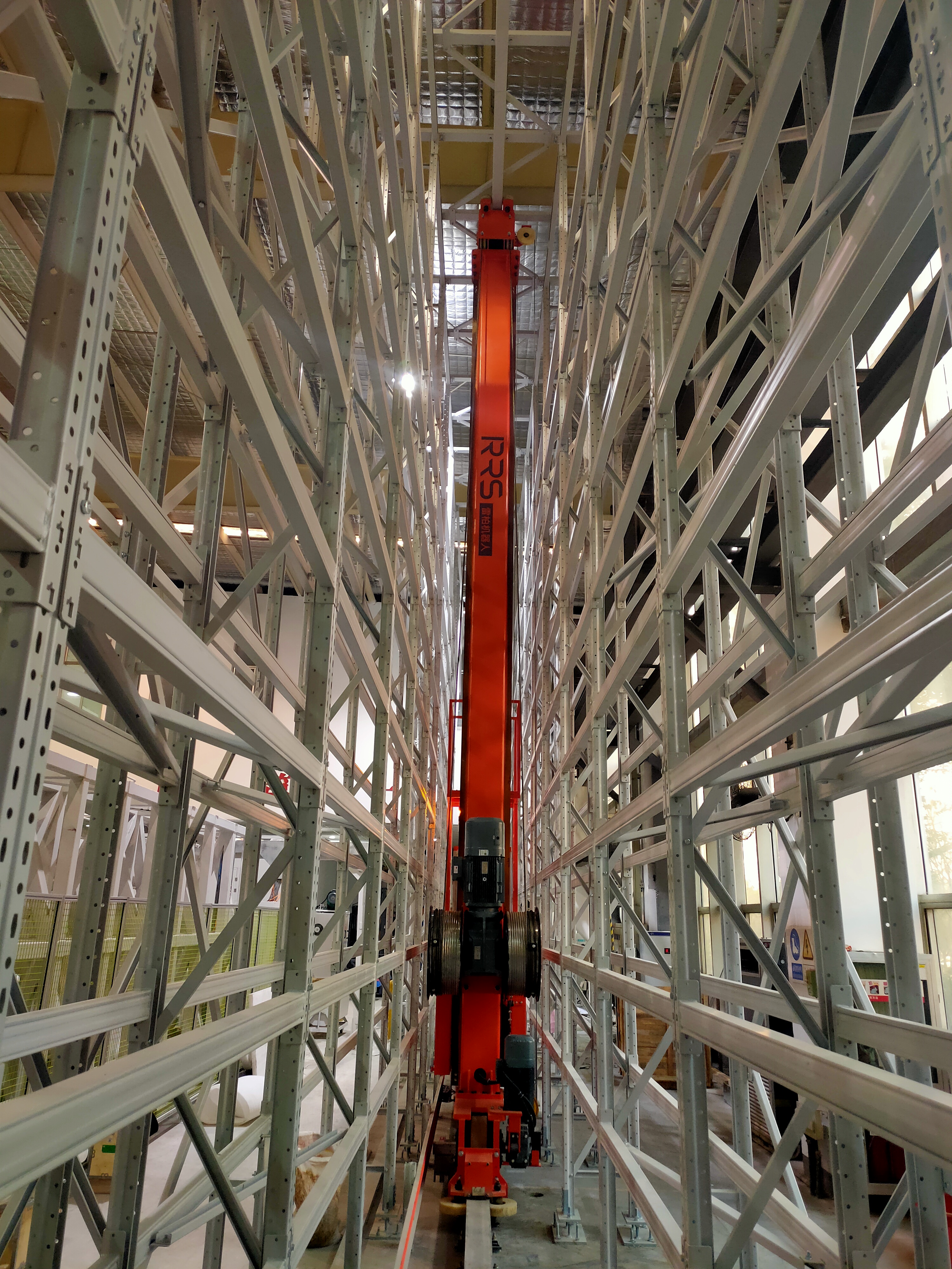 核心装备堆垛机数字化 助力雷柏机器人业务转型升级