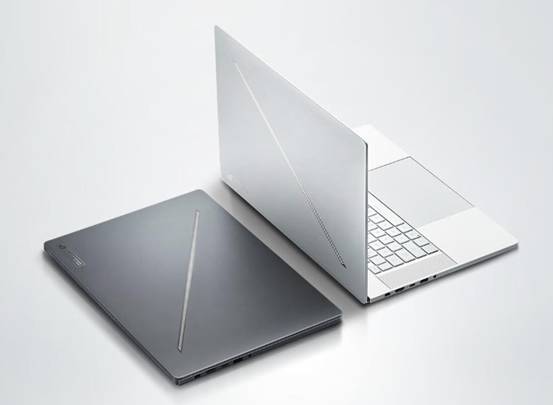 搭配上32gb lpddr5x 7467mhz双通道内存和1tb pcie 4.