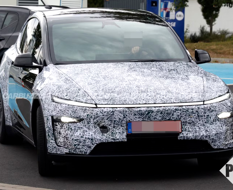 特斯拉Model Y L现身纽北赛道：轴距达3米，后排乘客有更宽裕空间