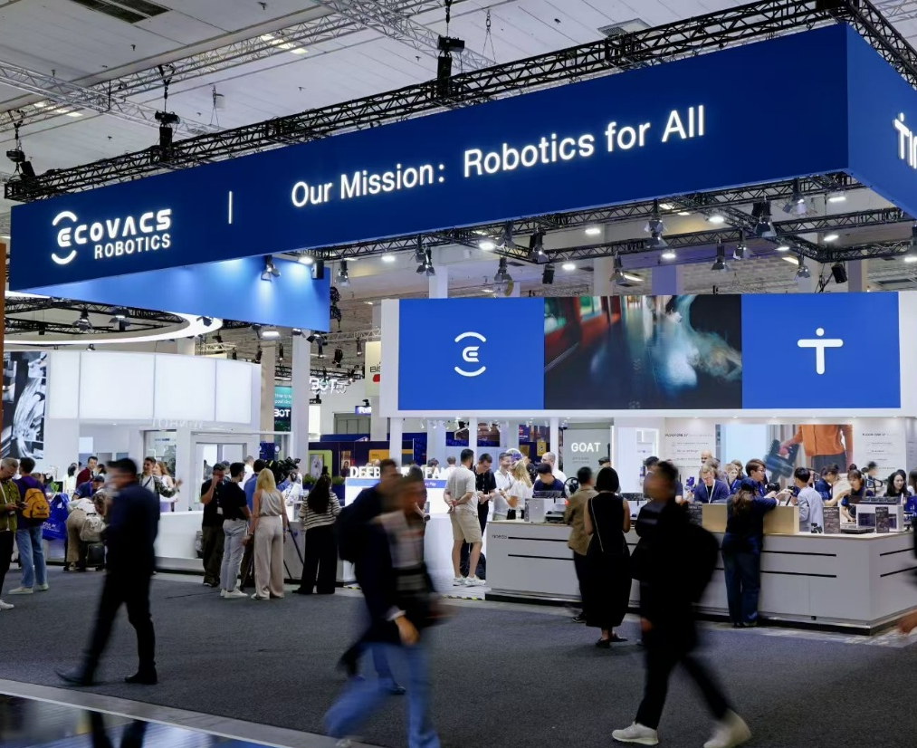 IFA 2025：科沃斯首款无限续航滚筒洗地机器人全球亮相