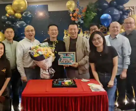 媒体称荣耀品牌营销总裁郭锐已离职：或将在科技领域创业