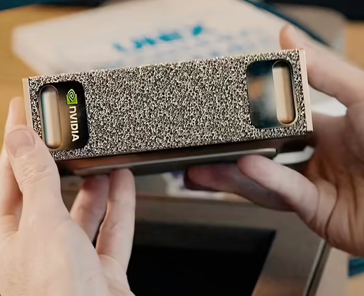 单机1万亿参数模型运行：英伟达DGX Station桌面AI超算正式发布