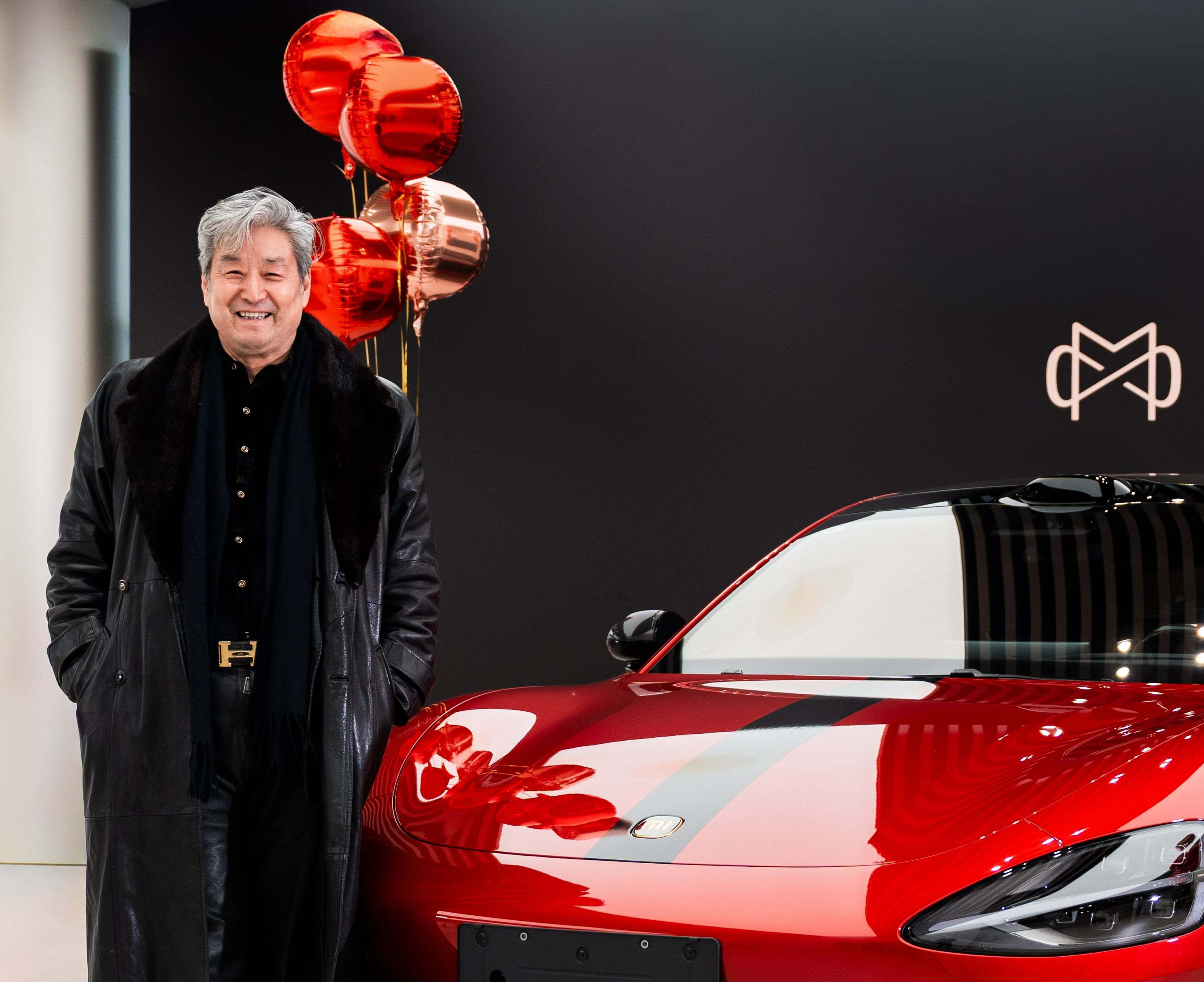 全国首台定制小米SU7 Ultra竞速红交付，车主鼓励雷军坚持干下去