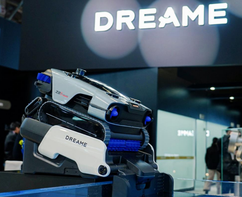 当追觅让泳池机器人长出了“手”，我拥有了真正“懂我的家”