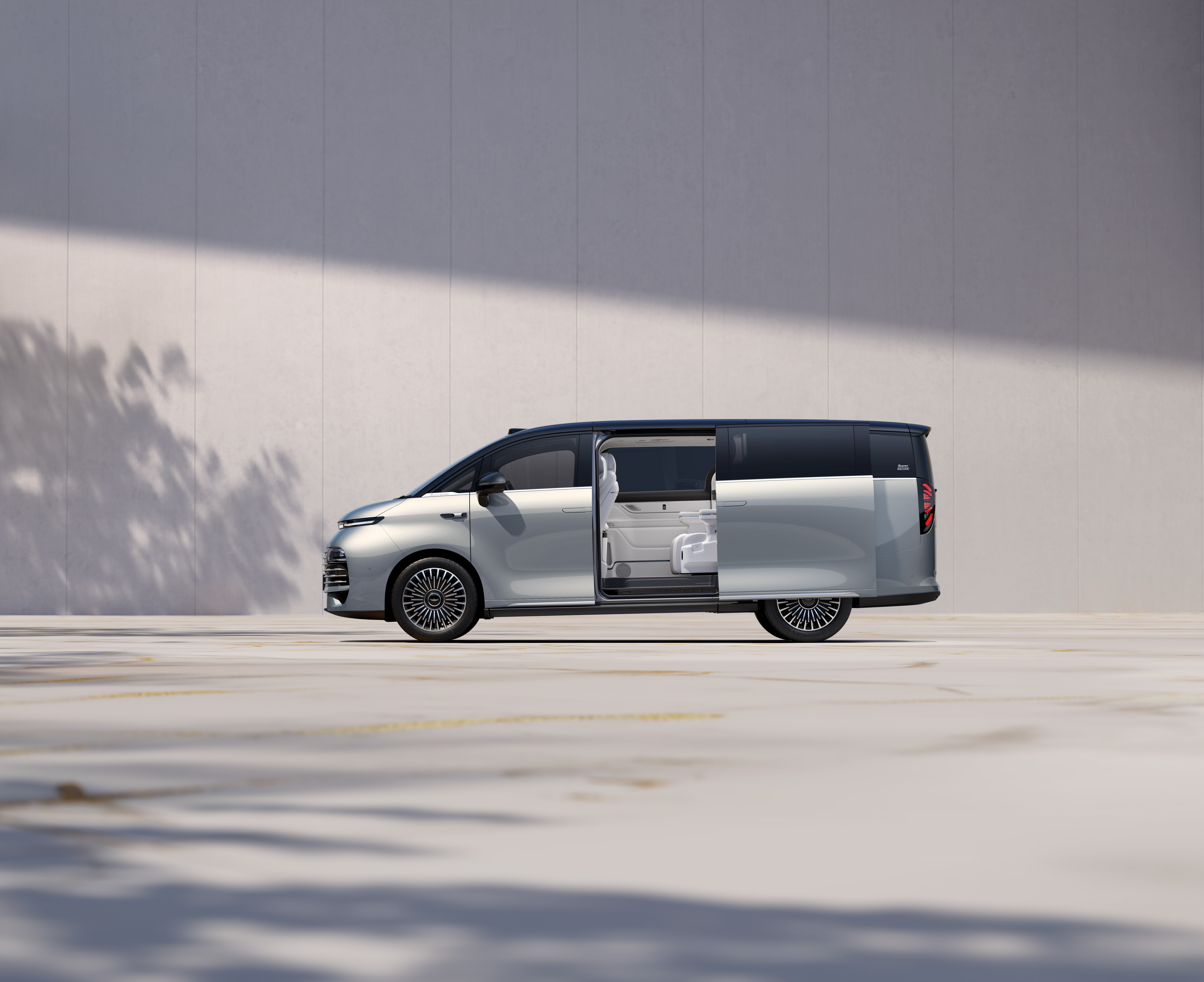 吉利汽车V900上市：限时26.98万元起，8座版拥有“魔法第四排”