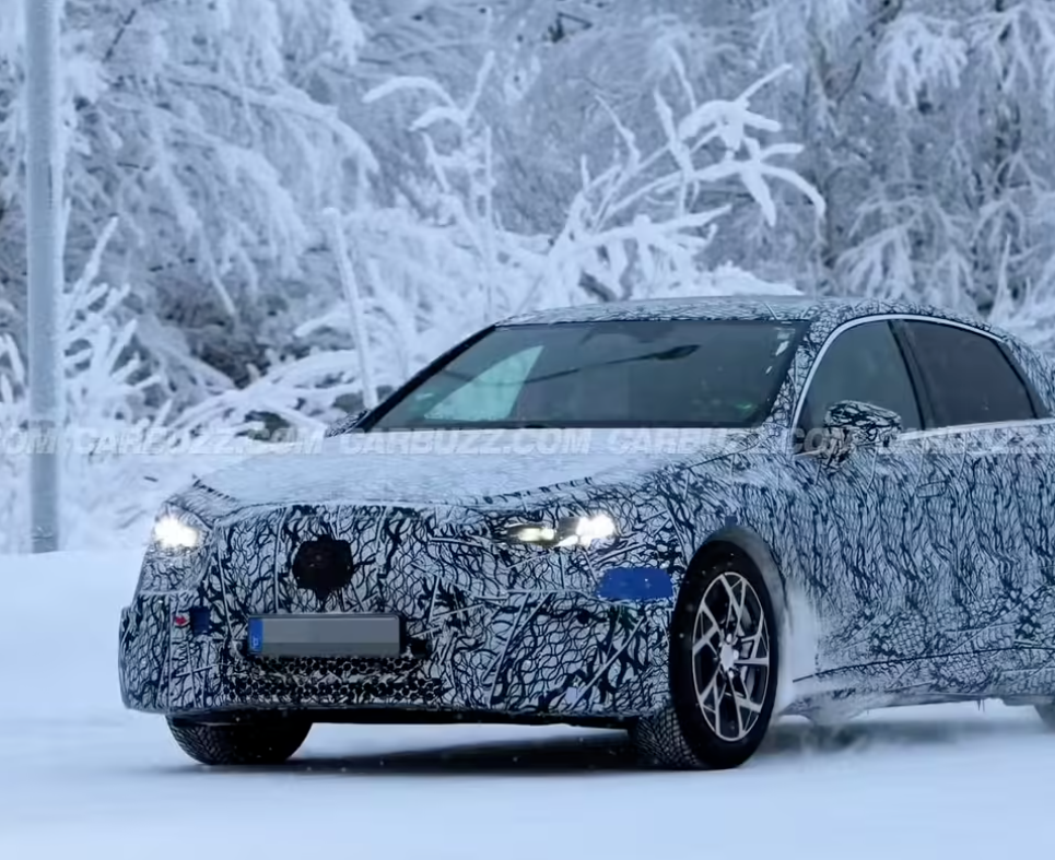 奔驰纯电C级轿车路测图曝光：续航800公里，预计今年亮相