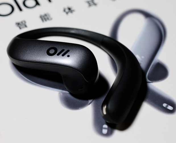 媒体称OpenAI首款硬件设备为AI耳机，首年出货量有望达5000万台