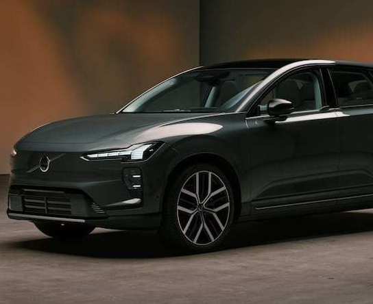 沃尔沃EX60发布：最大纯电续航810km，超越竞品宝马iX3