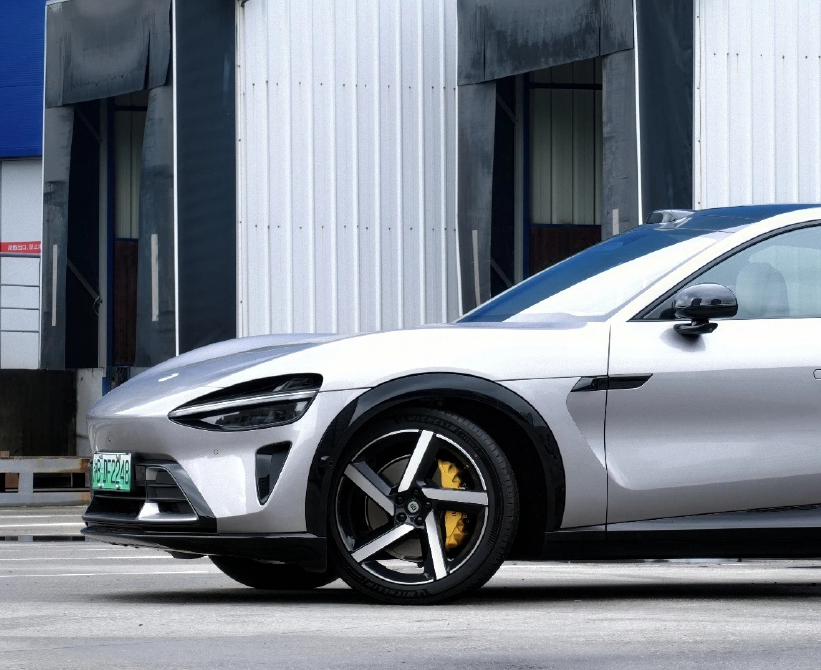 雷军分享小米YU7销售数据：1月销量3.79万台，位列第一