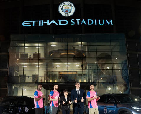 新能源汽车与体育生态融合：比亚迪成曼城足球俱乐部合作伙伴