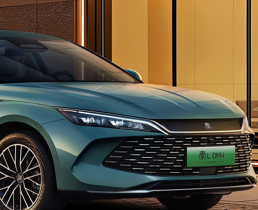 比亚迪新春广告亮相多地机场：过年回家一定要开心